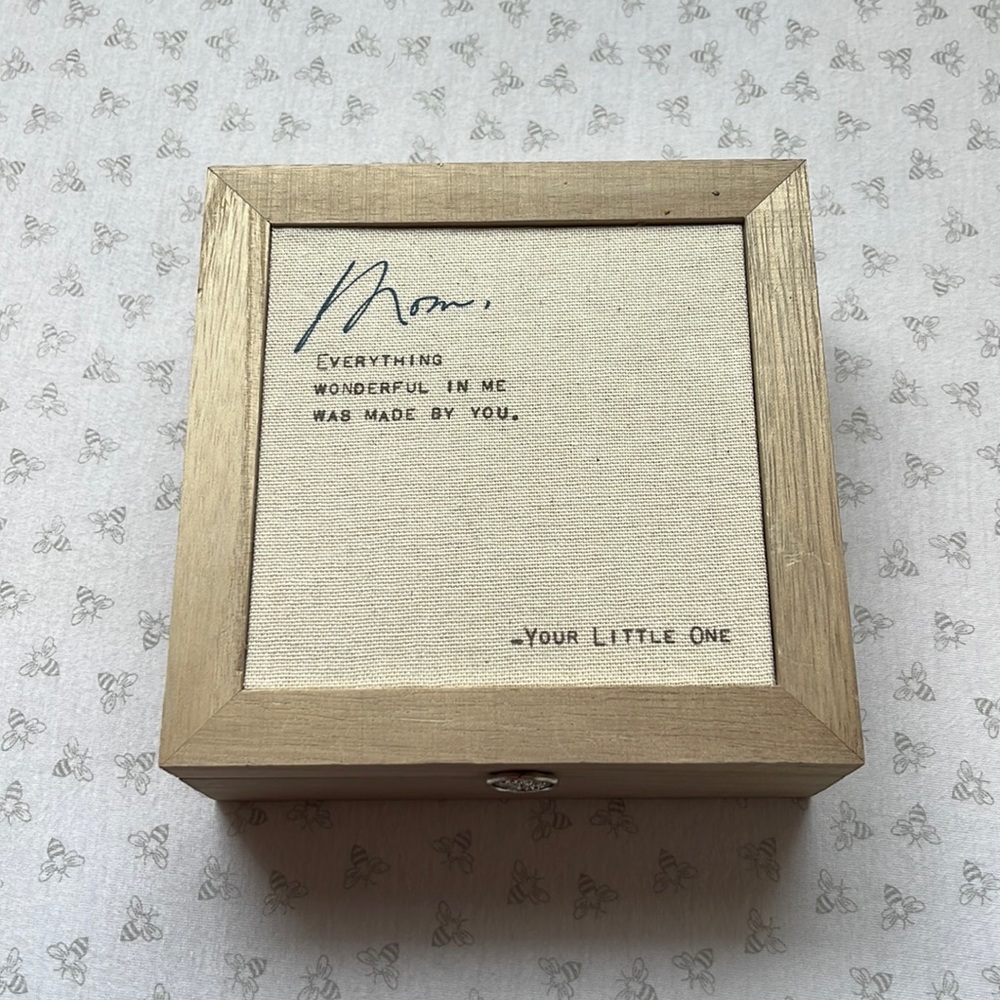 NWOT DEMDACO Mom Natural Woodgrain Paulownia Wood Jewelry Box